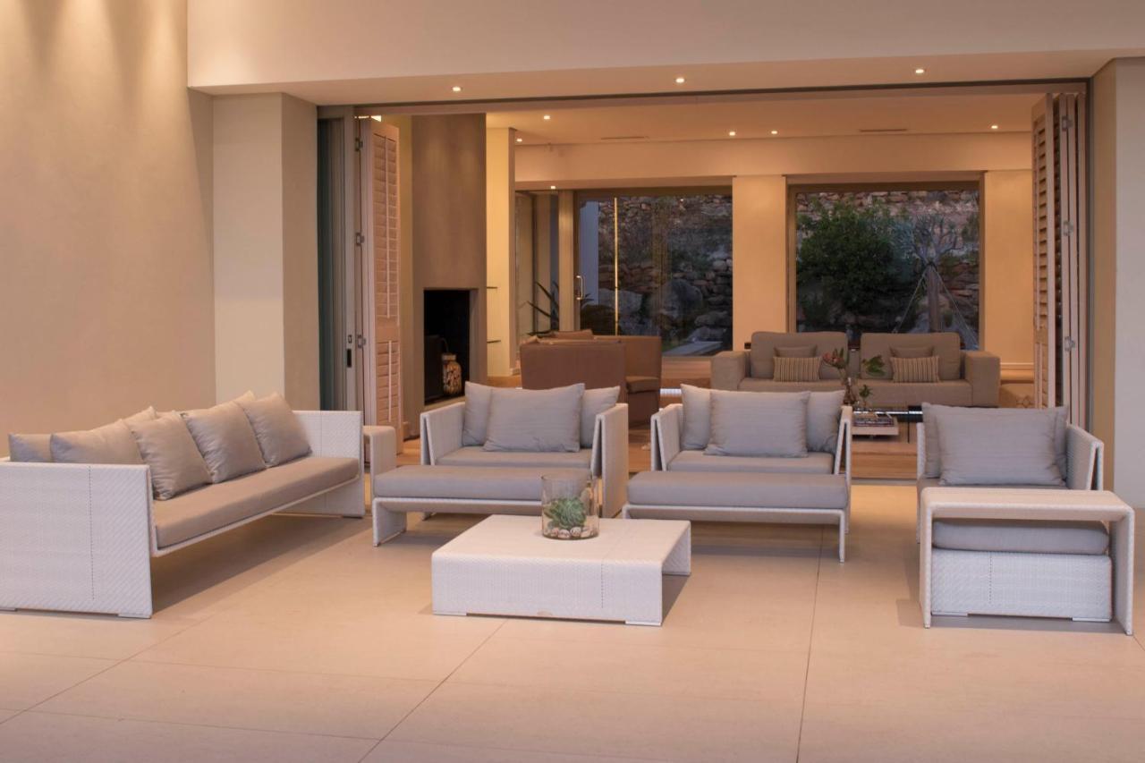 Villa Flightdeck