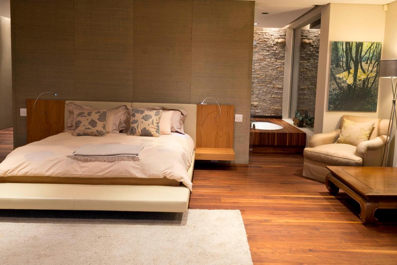 Villa Flightdeck