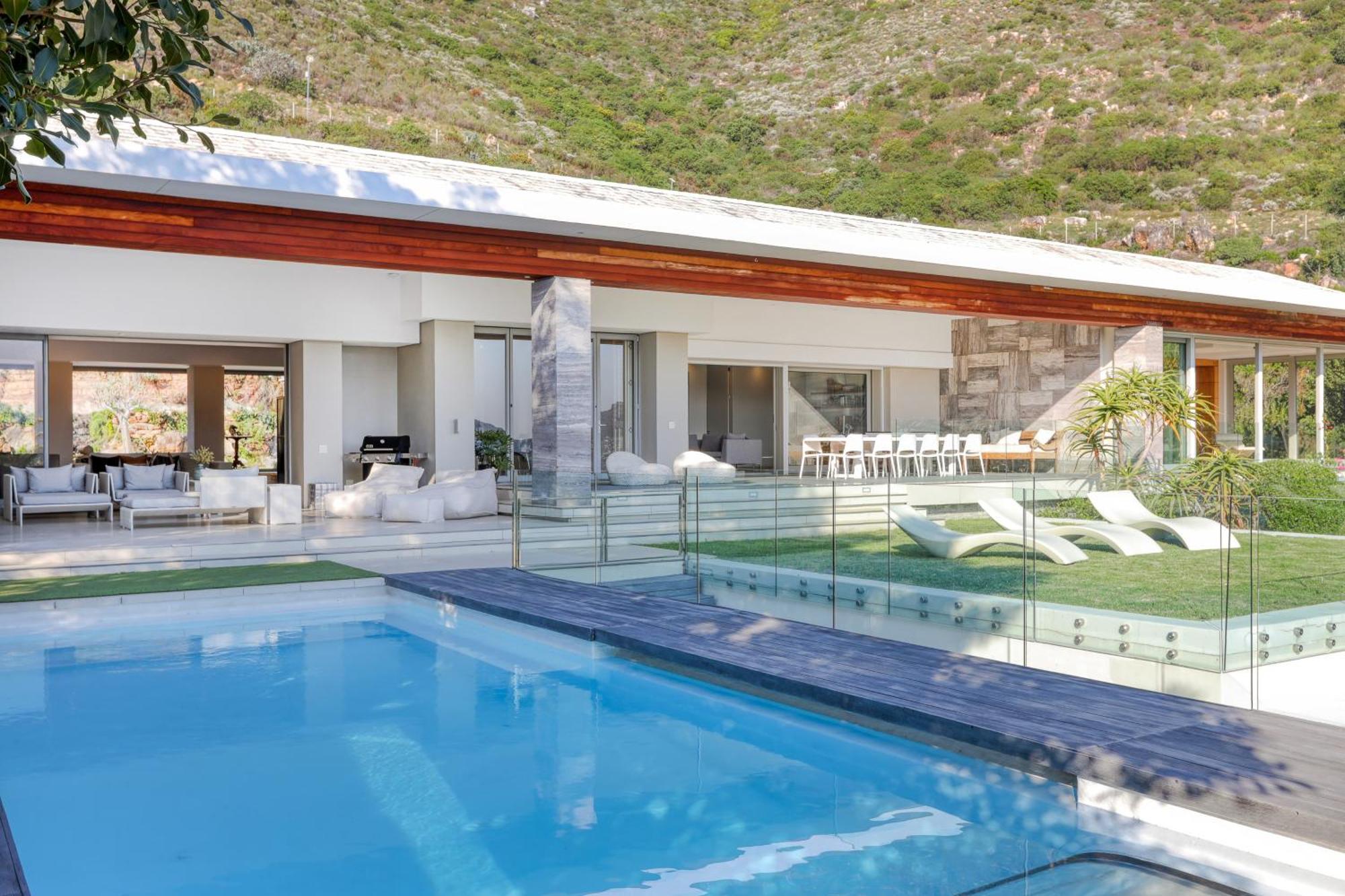 Flightdeck Villa *